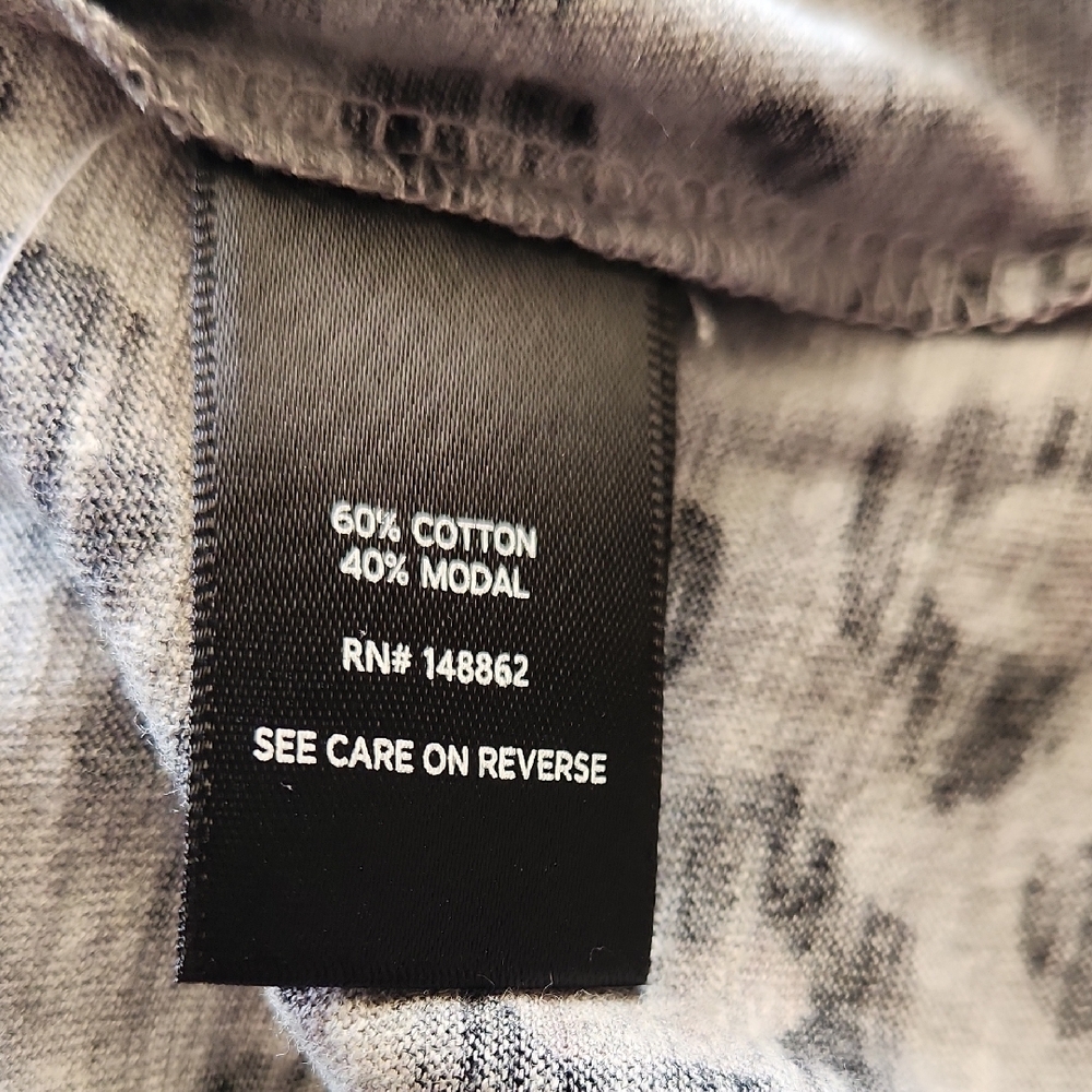 NWT Torrid Black and Gray Oversized Boxy T-Shirt - Picture 6 of 8